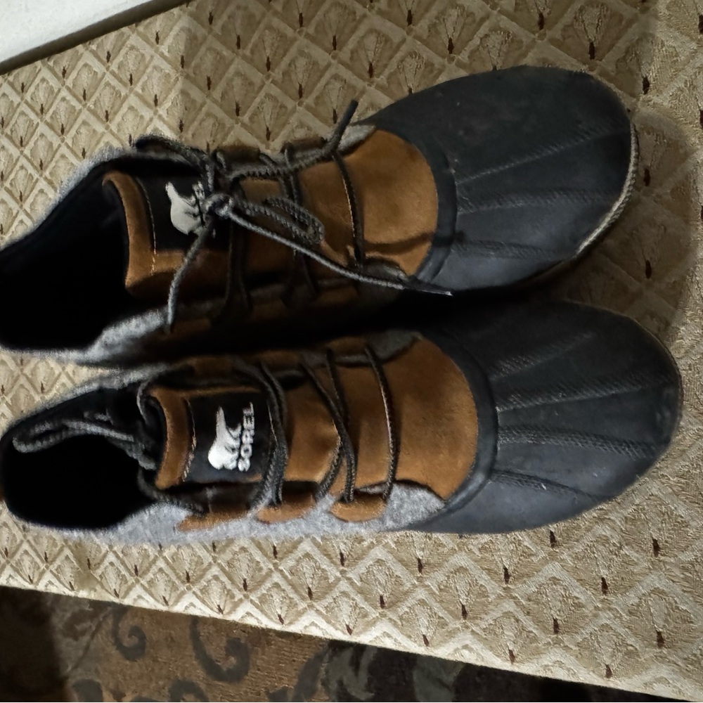 Sorel Black and Tan Footwear - Picture 2 of 5